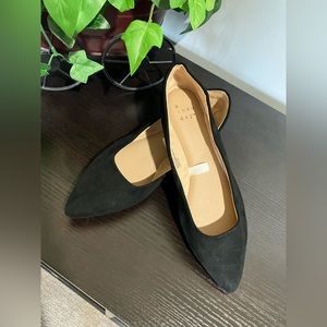 🧨”a new day” woman size 6 slip on flats